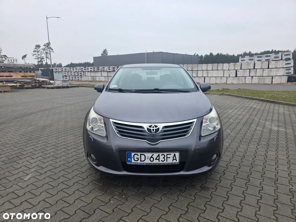 Toyota Avensis 1.8 Style - 14