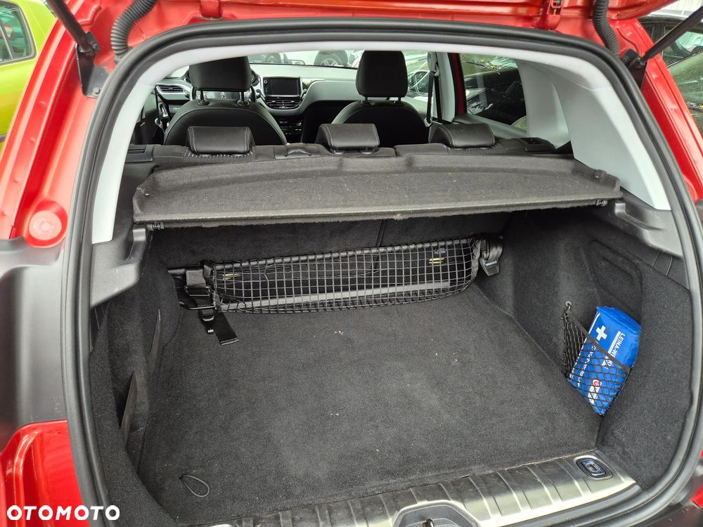 Peugeot 2008 BlueHDi FAP 120 STOP & START Allure - 21
