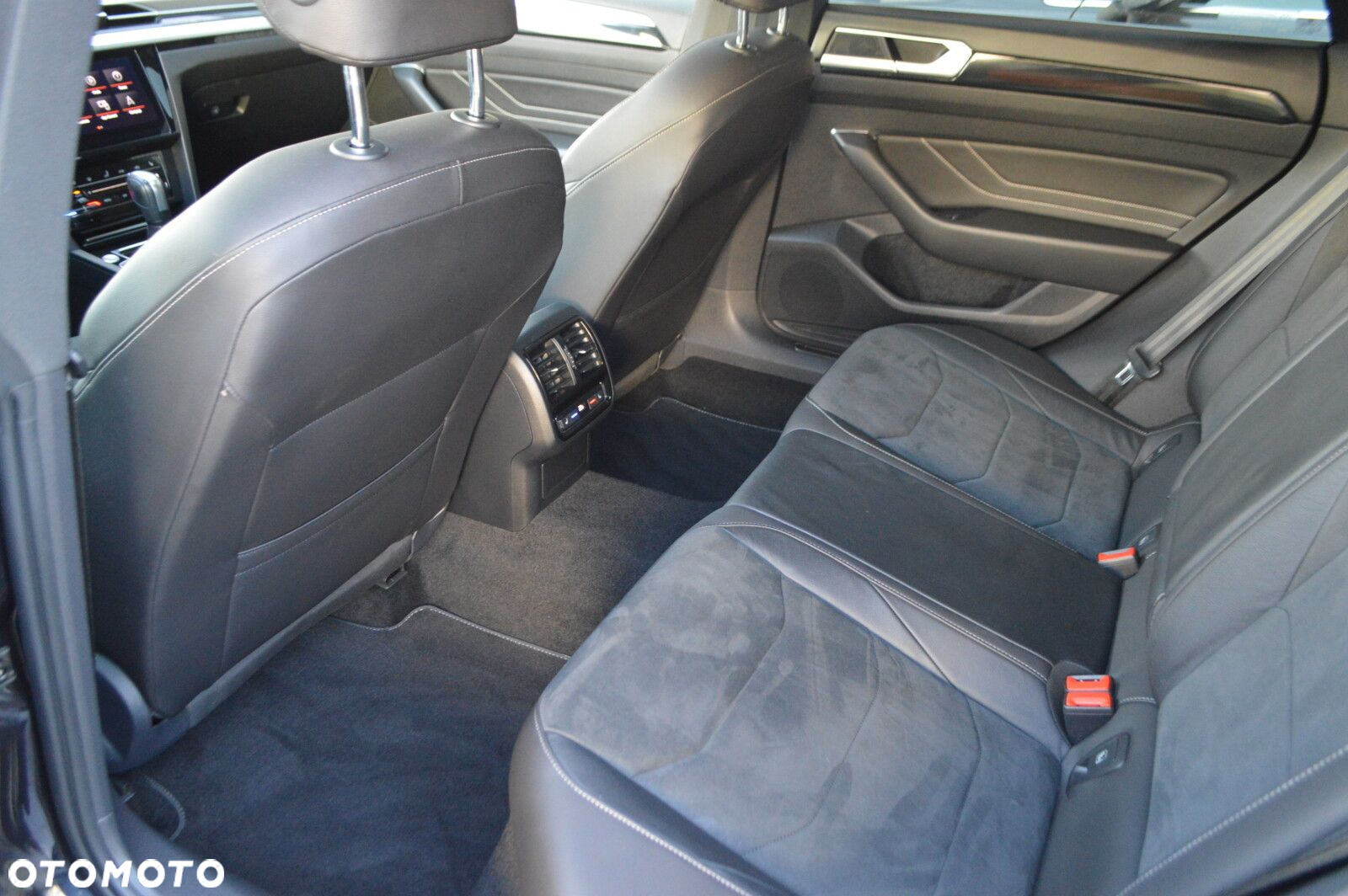 Volkswagen Arteon 2.0 TDI 4Motion R-Line DSG - 22