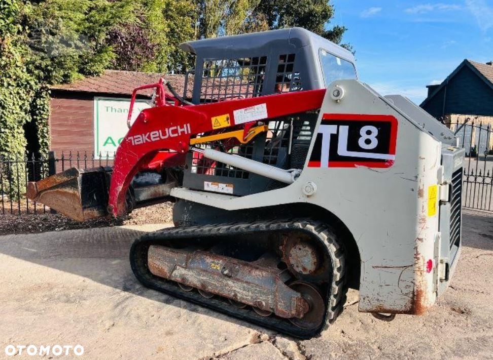 Takeuchi TL8 - 2
