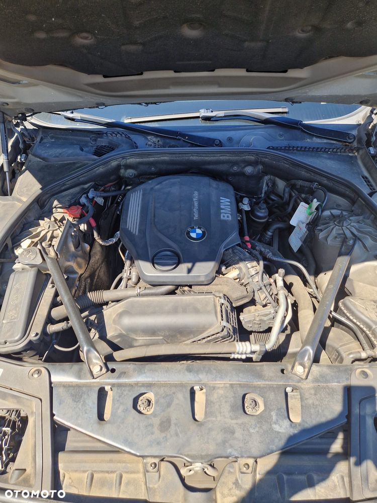 BMW Seria 5 520d Touring - 9