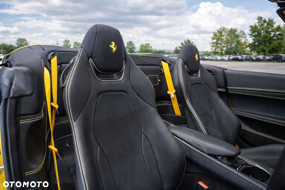 Ferrari Portofino - 8
