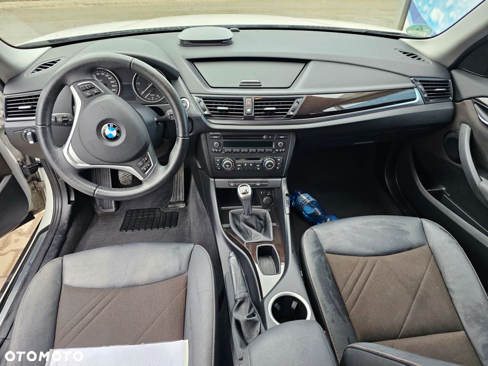 BMW X1 sDrive18d xLine - 8