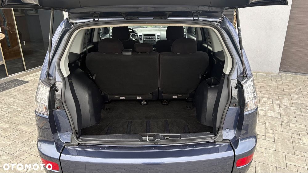 Mitsubishi Outlander 2.4 Intense - 15