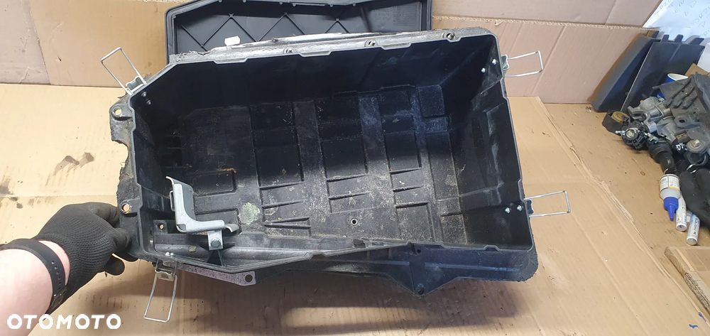 Obudowa podstawa akumulatora VW Touareg 7L 7L0864643B 7L0801283D - 7