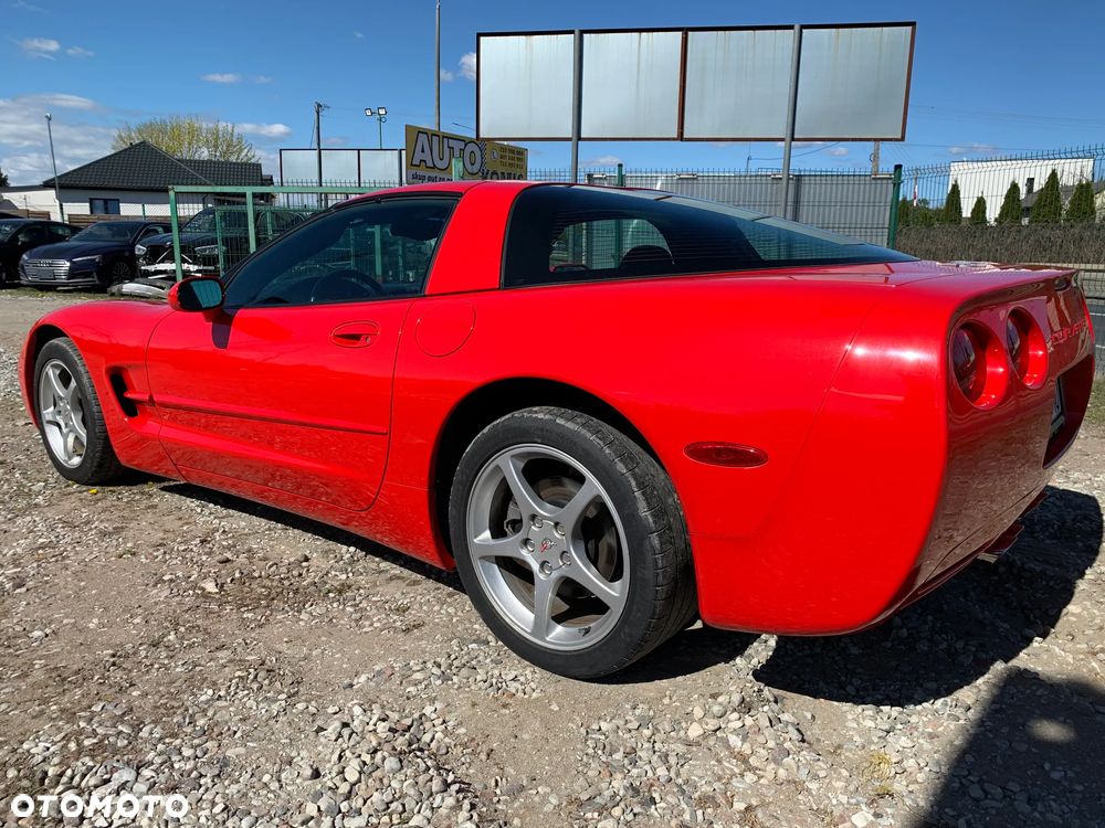 Chevrolet Corvette - 8