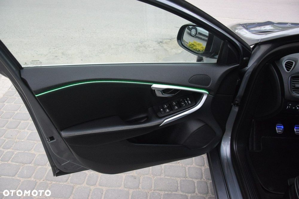 Volvo V40 D4 RDesign - 30