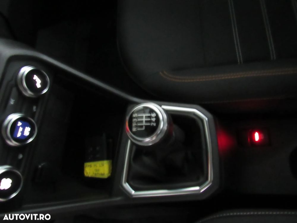 Dacia Sandero Stepway TCe 90 MT6 Comfort - 17