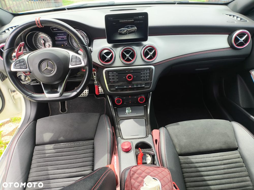 Mercedes-Benz CLA 200 7G-DCT AMG Line - 12