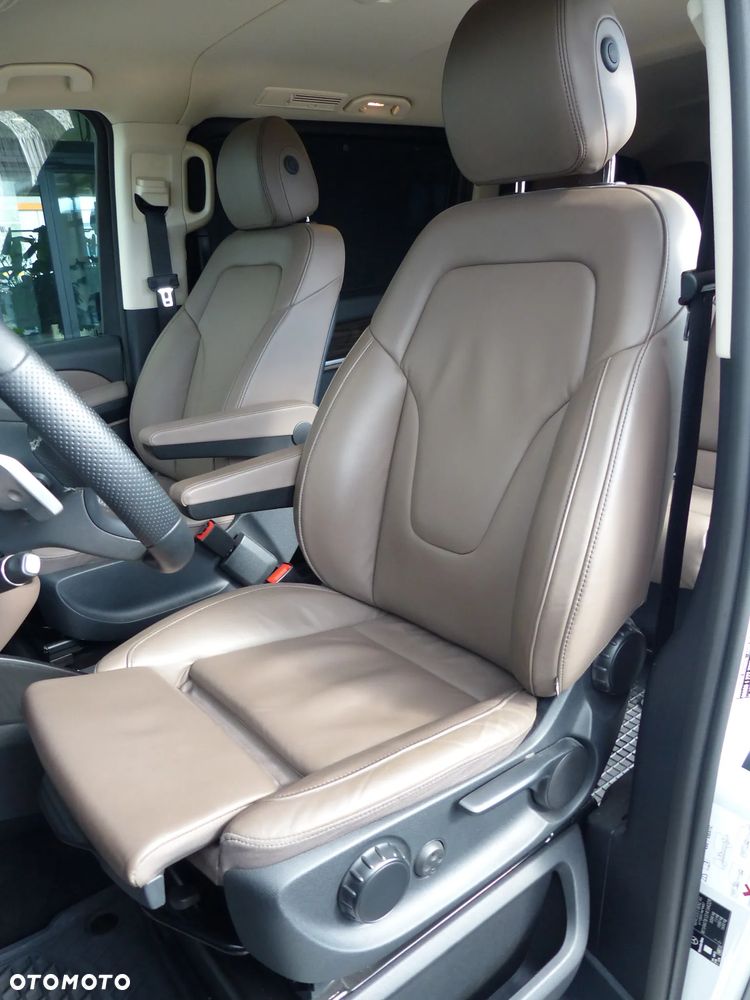 Mercedes-Benz Klasa V 300 d 4-Matic Avantgarde 9G-Tronic (d³ugi) - 14