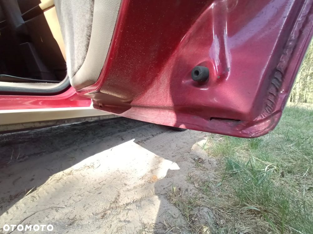 Ford Explorer Standard - 26