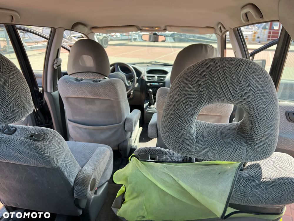 Mitsubishi Space Wagon 2.4 GDI Family - 20