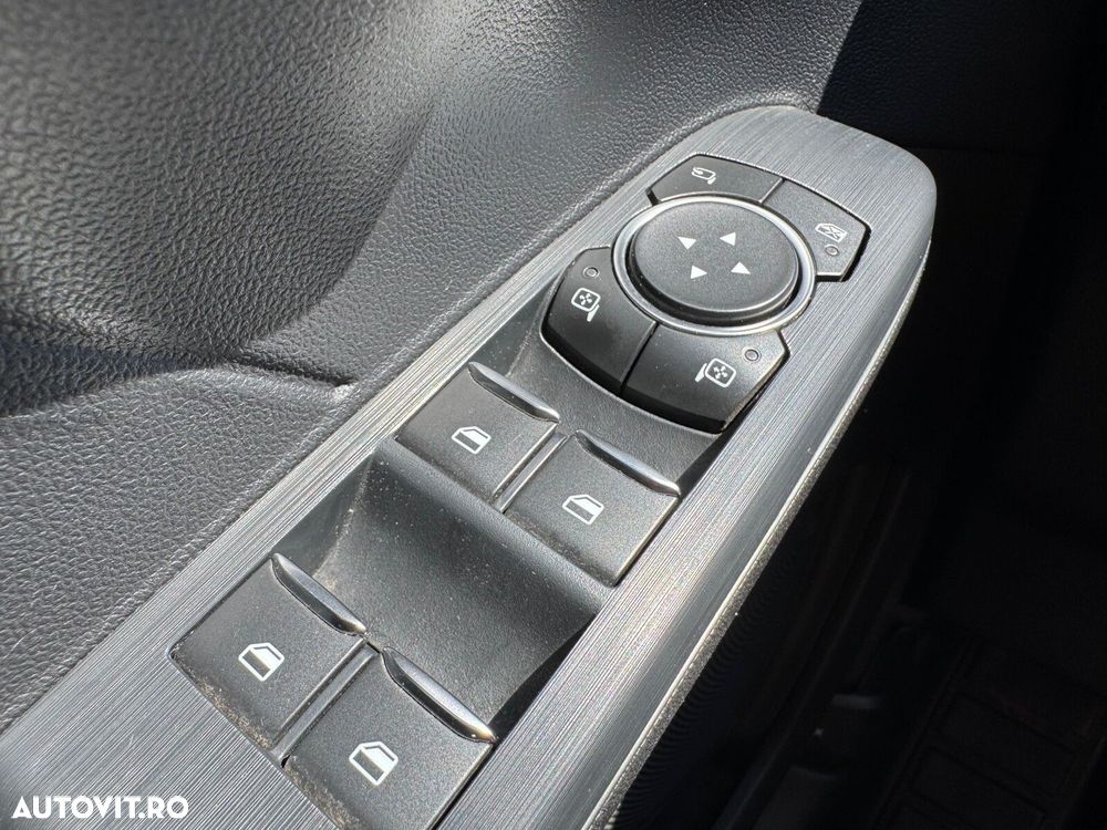 Ford Kuga - 22