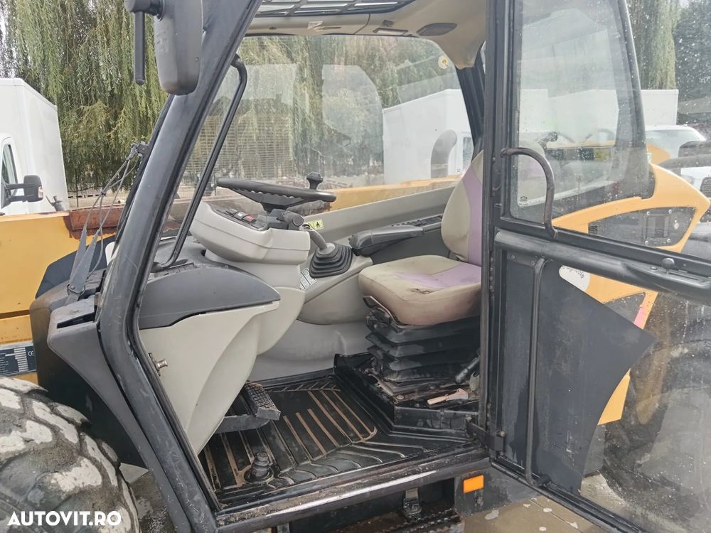 Caterpillar TH220B - 12