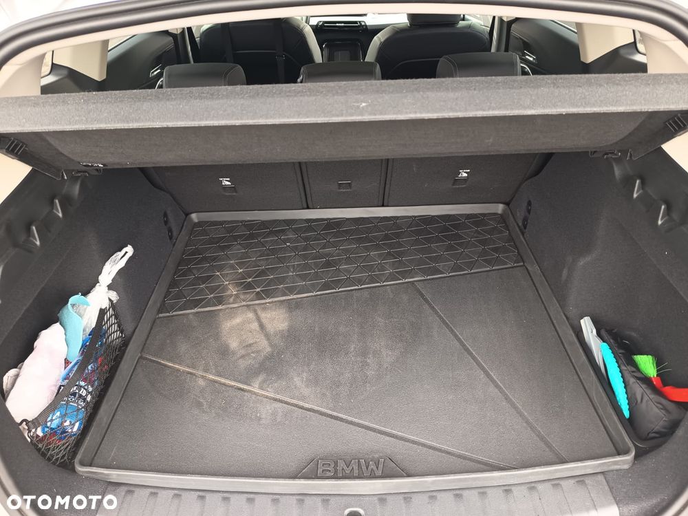 BMW X1 sDrive20i mHEV xLine sport - 9