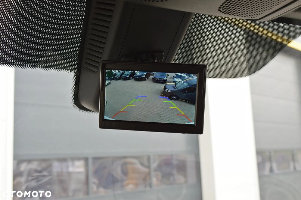 Mercedes-Benz Sprinter 319 - 23