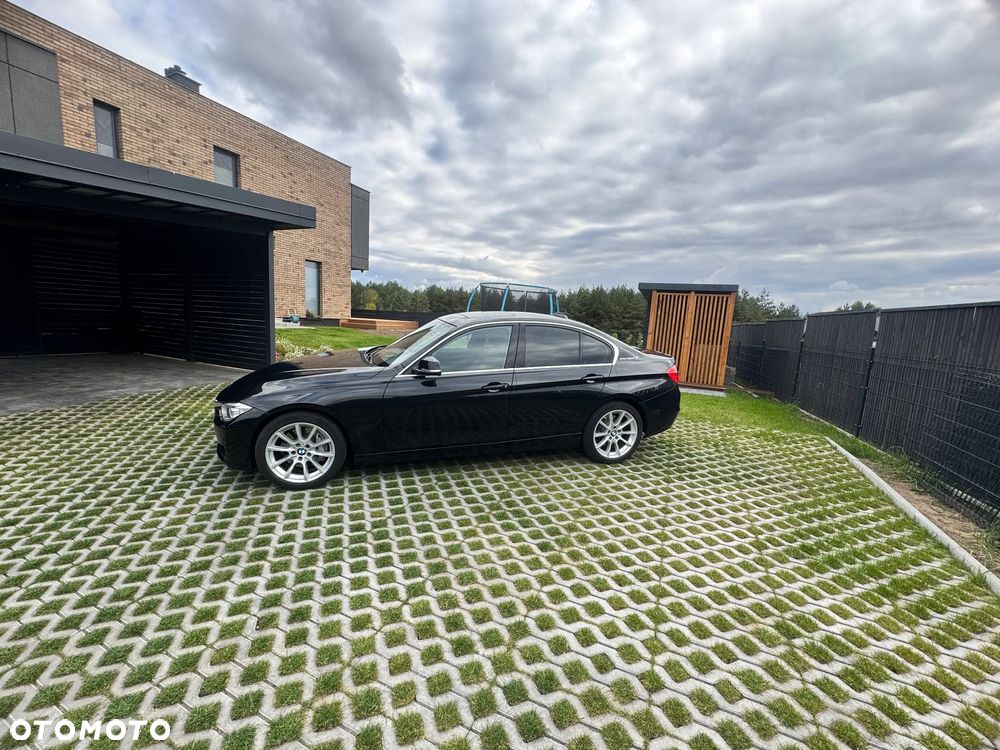 BMW Seria 3 335i Sport Line - 5