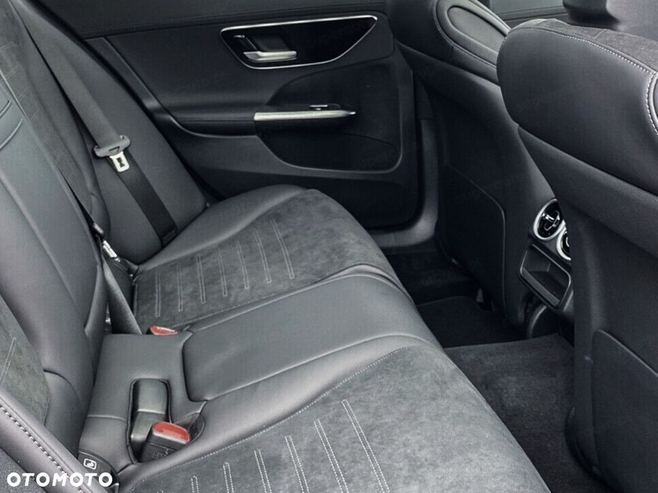 Mercedes-Benz Klasa C 220 d mHEV 4-Matic AMG - 14