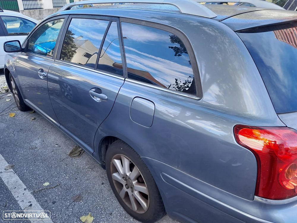 Toyota Avensis SW 2.0 D-4D - 3