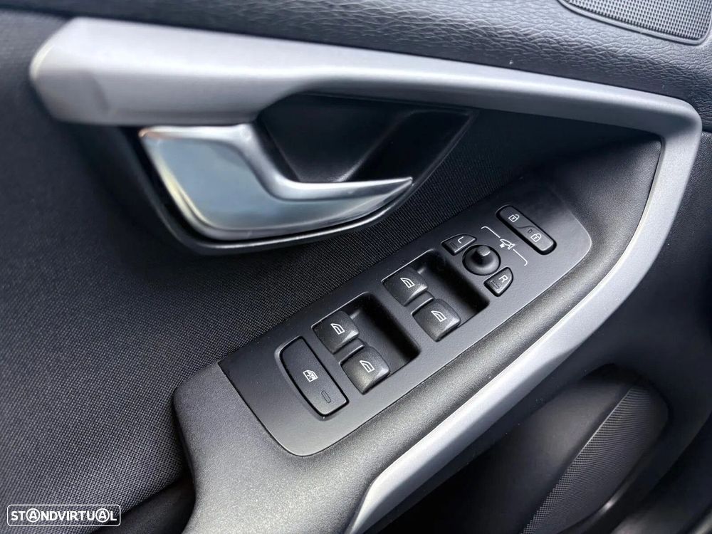 Volvo V40 1.5 T3 Sport Edition Plus Geartronic - 35