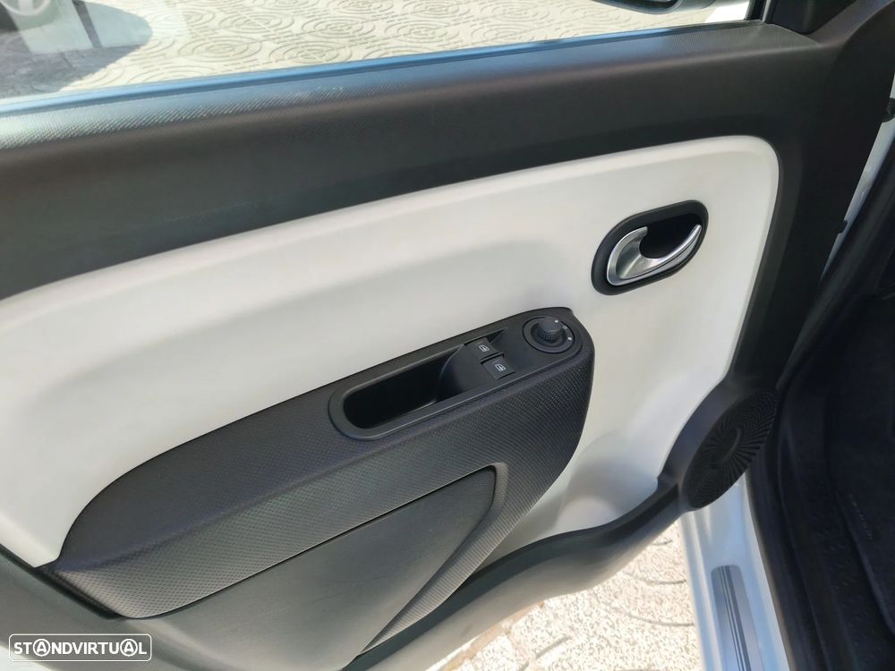 Renault Twingo E-Tech. 22 Techno - 21