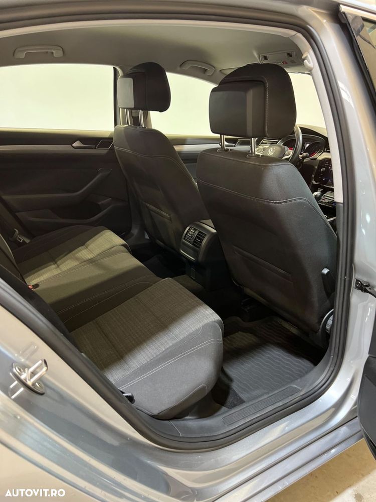 Volkswagen Passat - 14