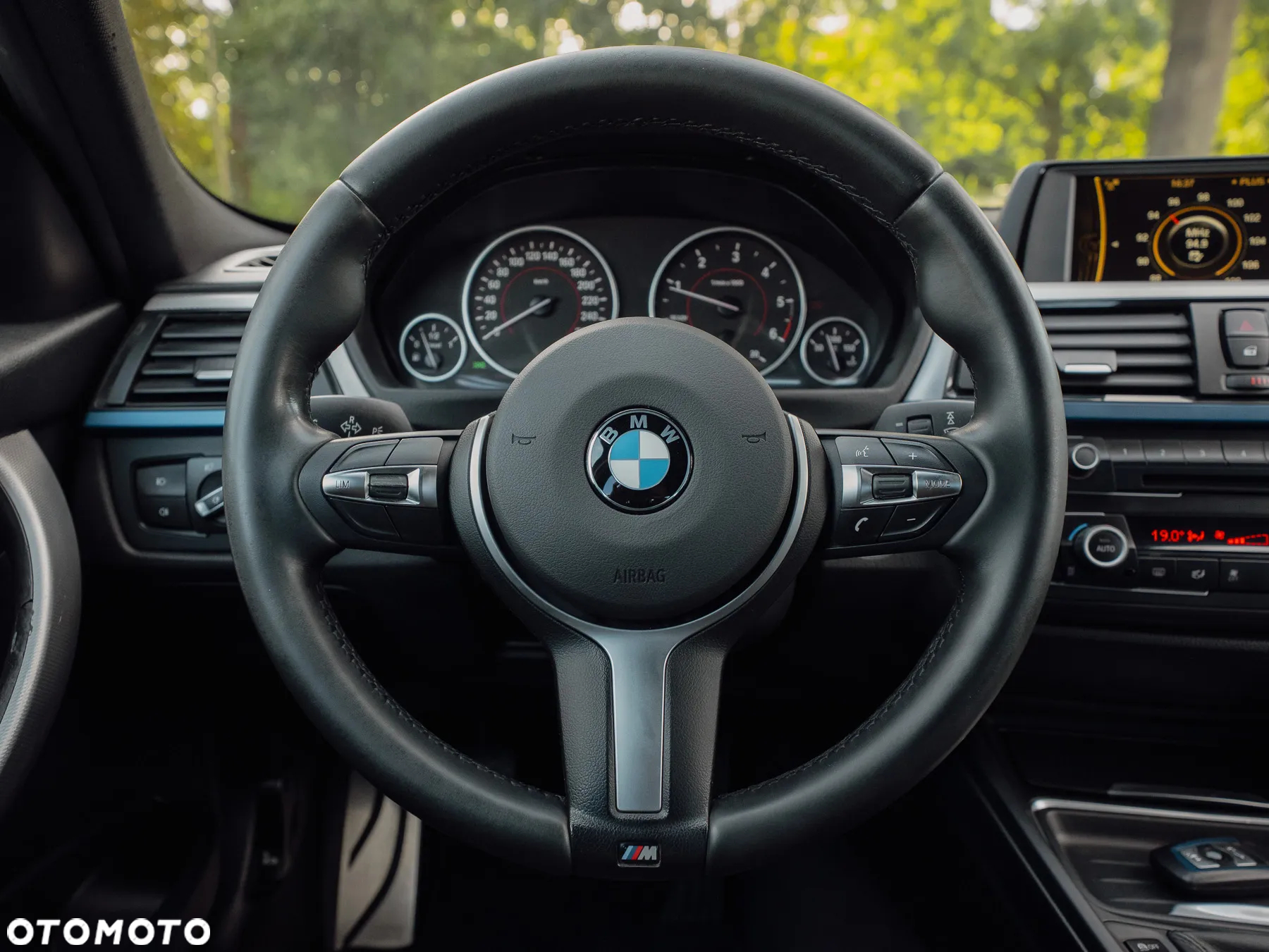 BMW Seria 3 320d xDrive - 23