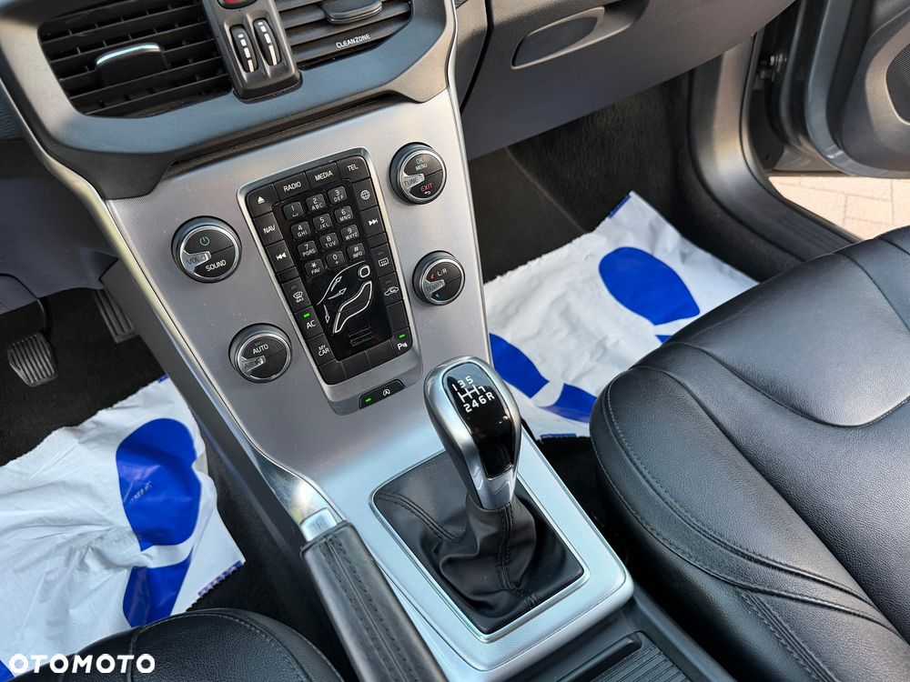 Volvo V40 T2 Inscription - 37