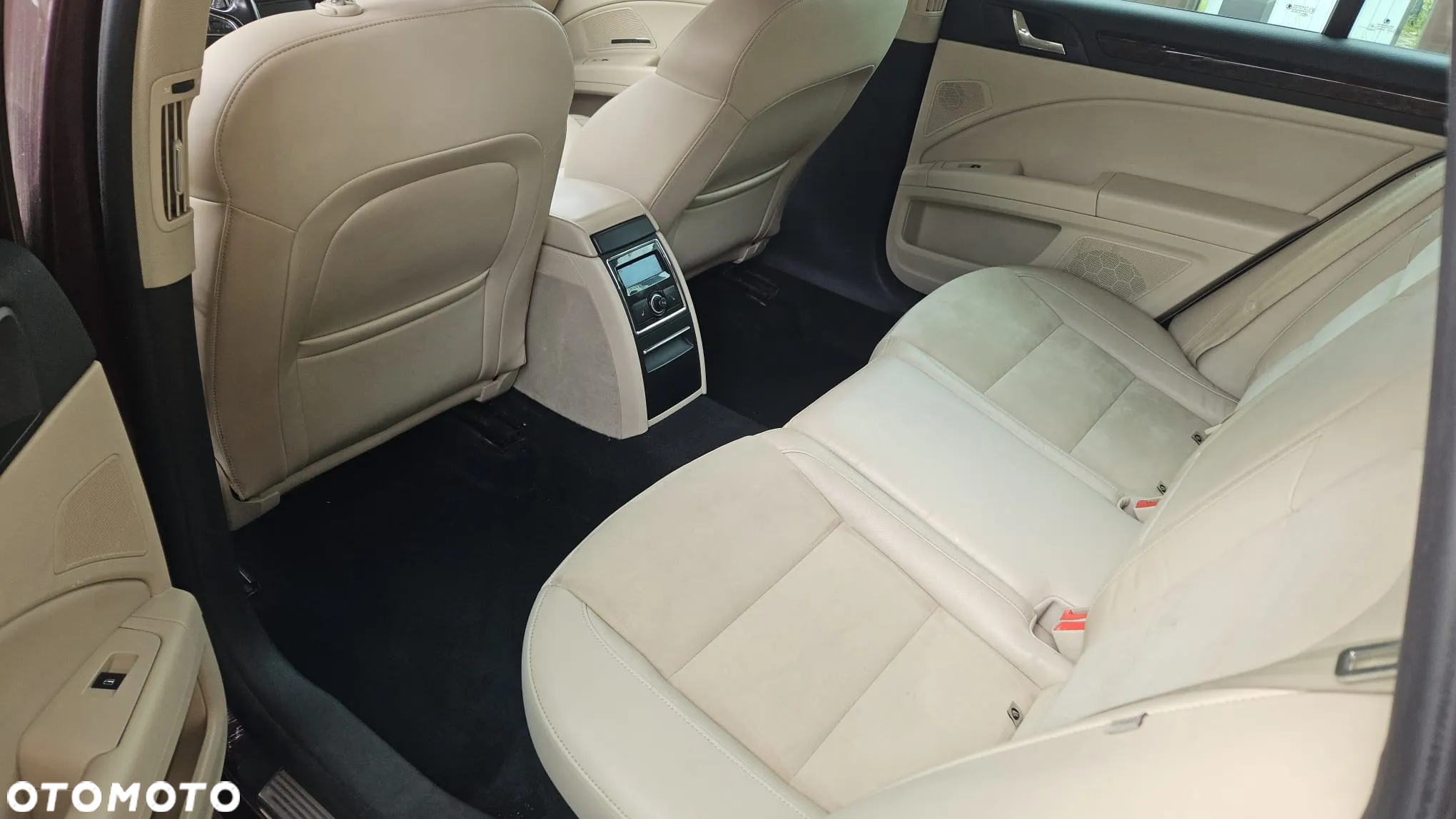 Skoda Superb 2.0 TDI Platinum - 7
