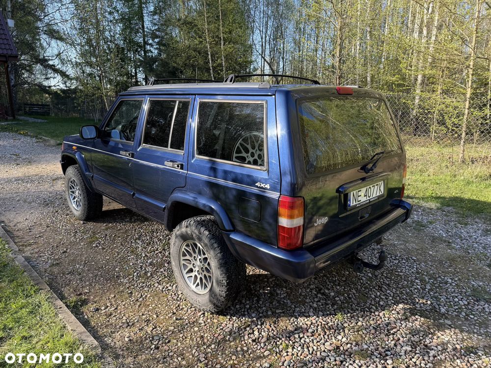Jeep Cherokee - 3