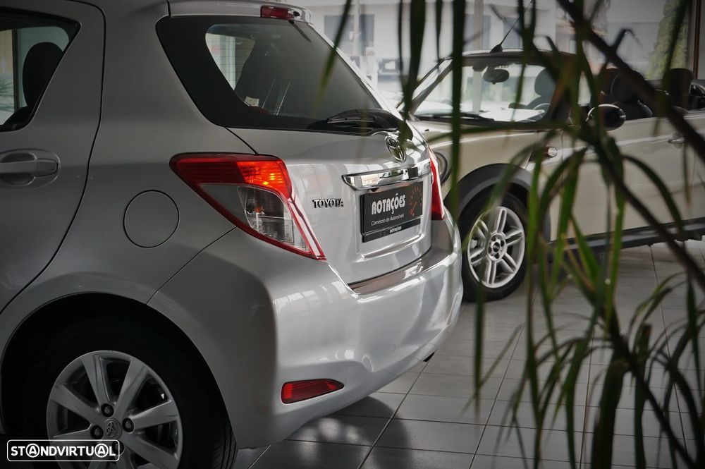 Toyota Yaris 1.0 VVT-i Comfort+P.Style - 29