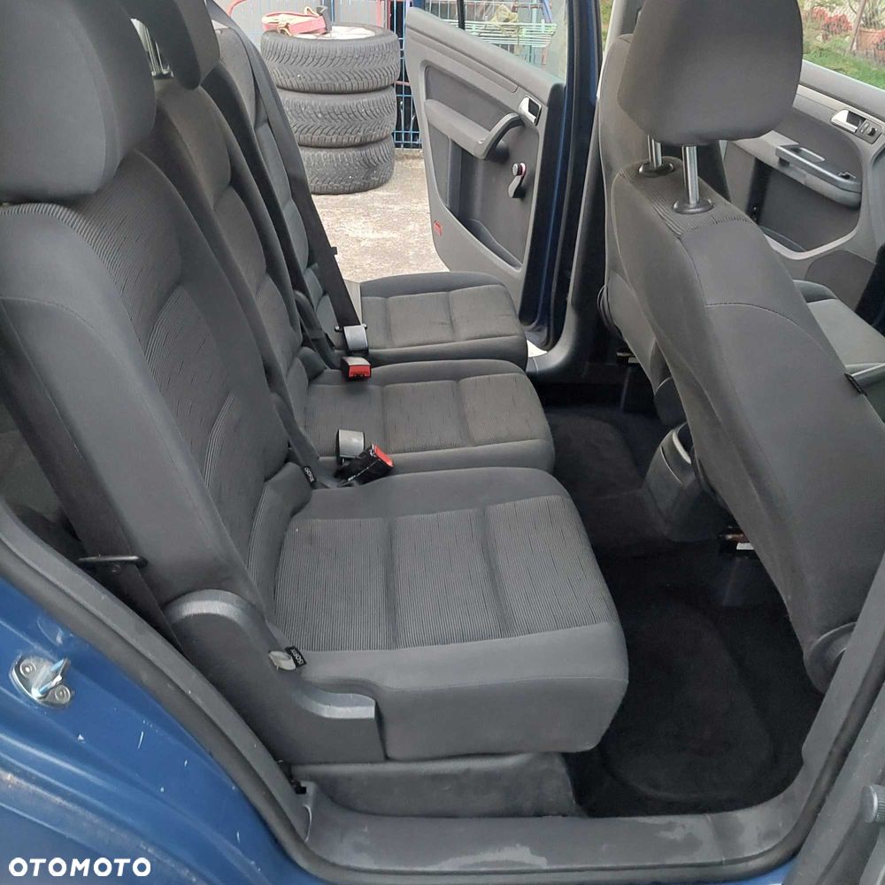 Volkswagen Touran - 7