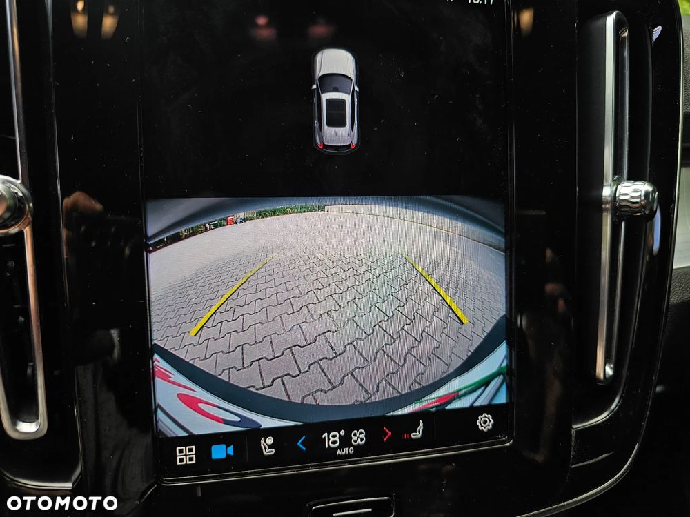 Volvo XC 40 T5 AWD Geartronic Momentum Pro - 24
