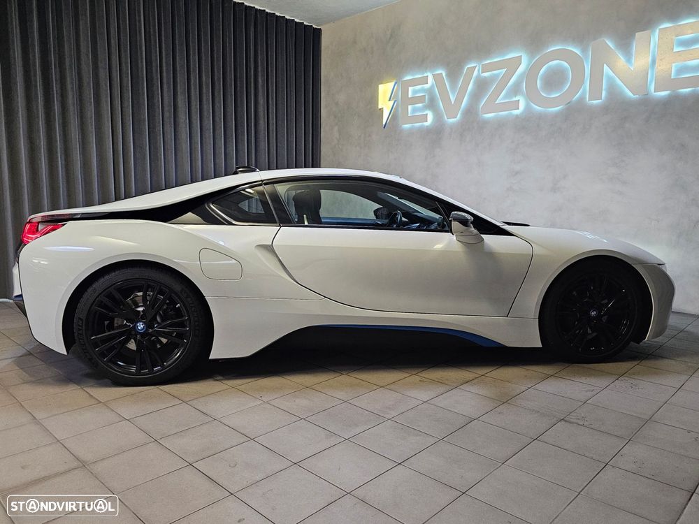 BMW i8 Standard - 8