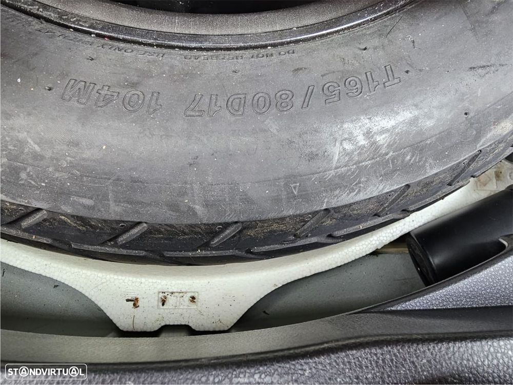Toyota RAV4 2.5 HDF Square Collection - 13