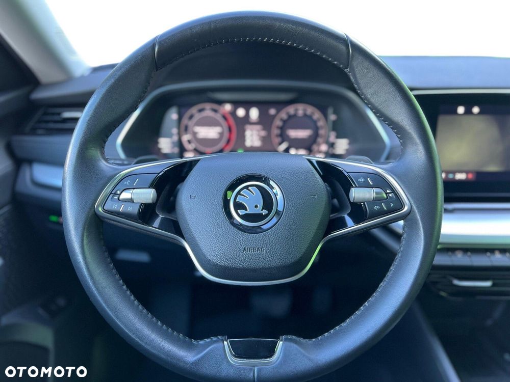 Skoda Octavia 2.0 TDI Selection DSG - 25