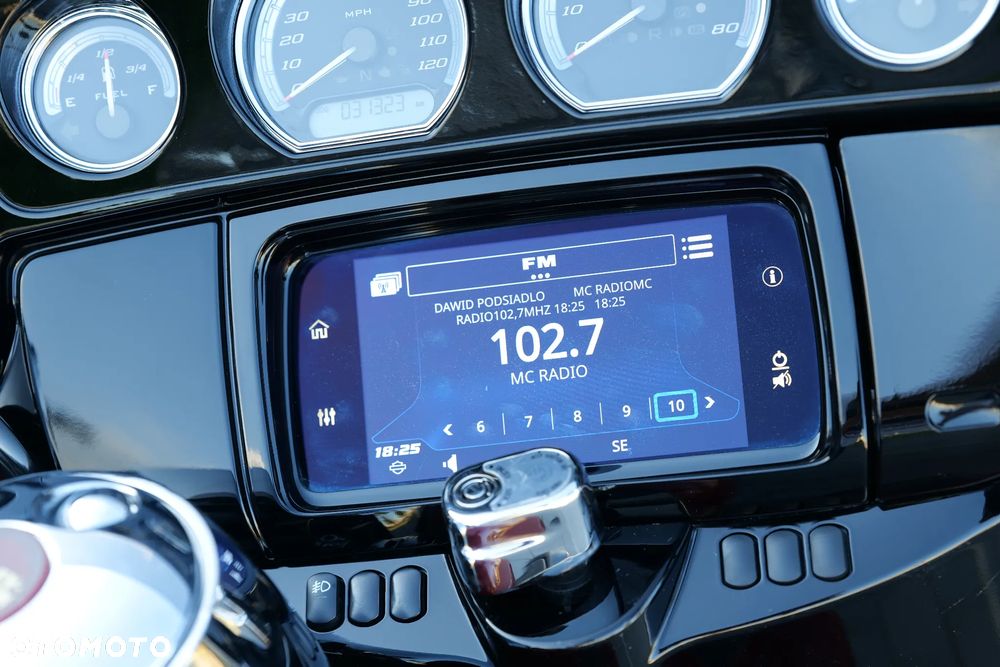 Harley-Davidson Touring Electra Glide - 11