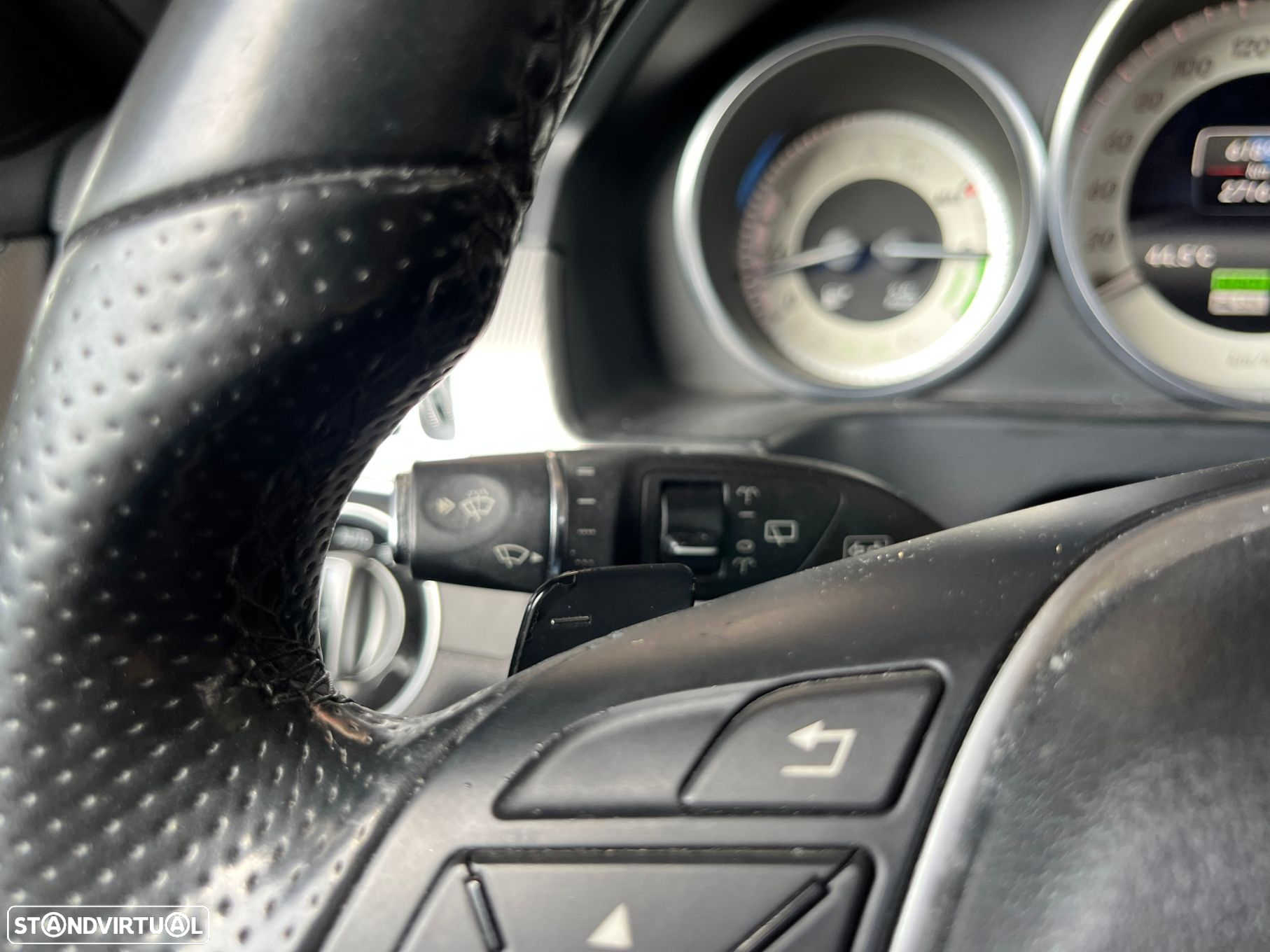 Mercedes-Benz E 300 Bluetec Hybrid Avantgarde - 22