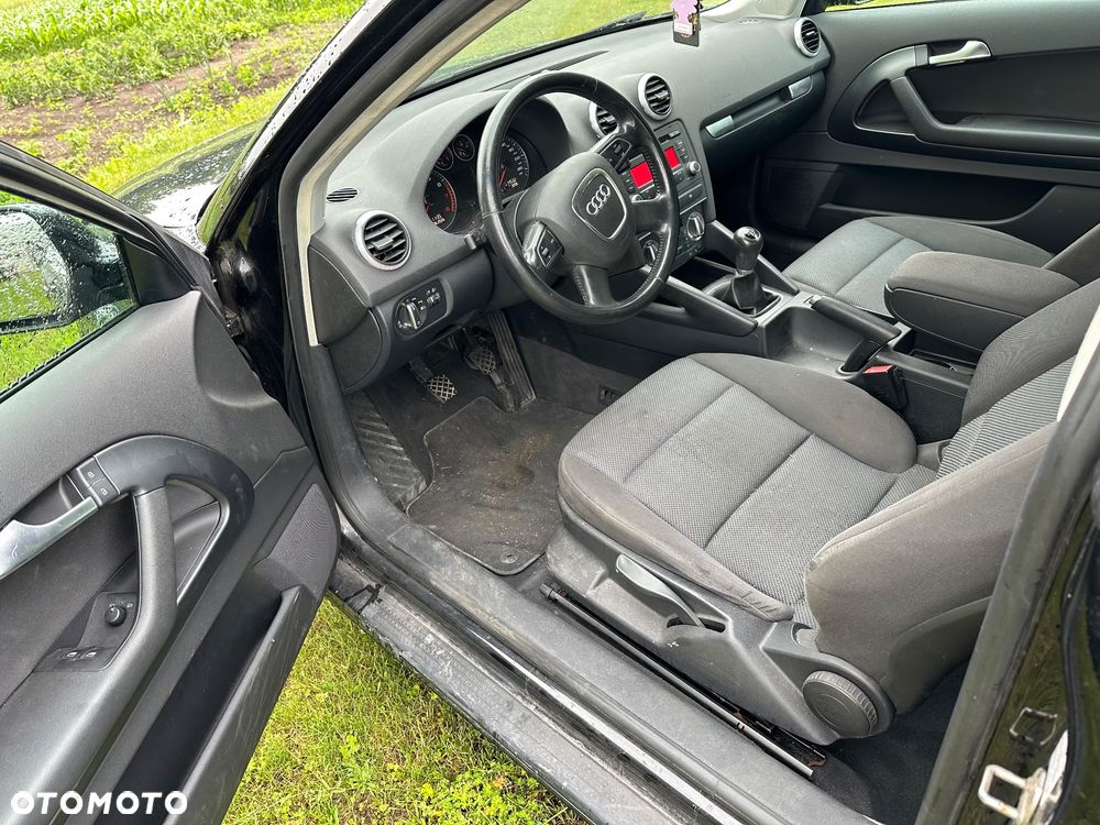Audi A3 3-drzwiowe 1.6 Ambiente - 11