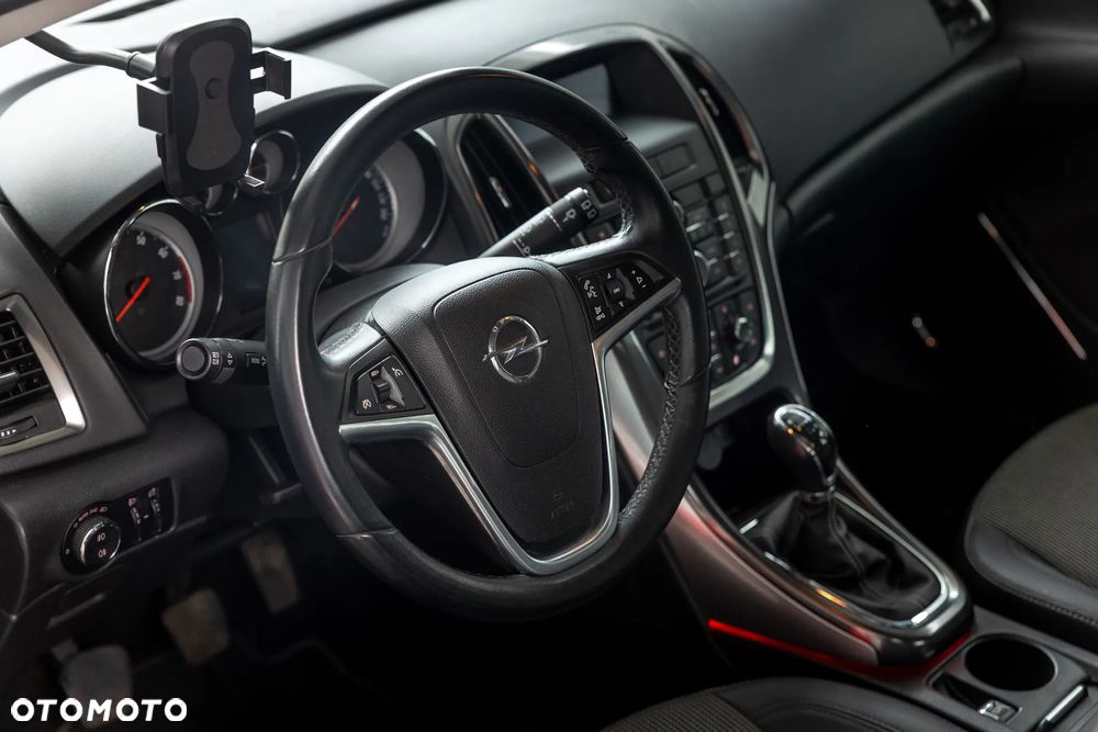 Opel Astra IV 1.4 T Cosmo S&S - 9