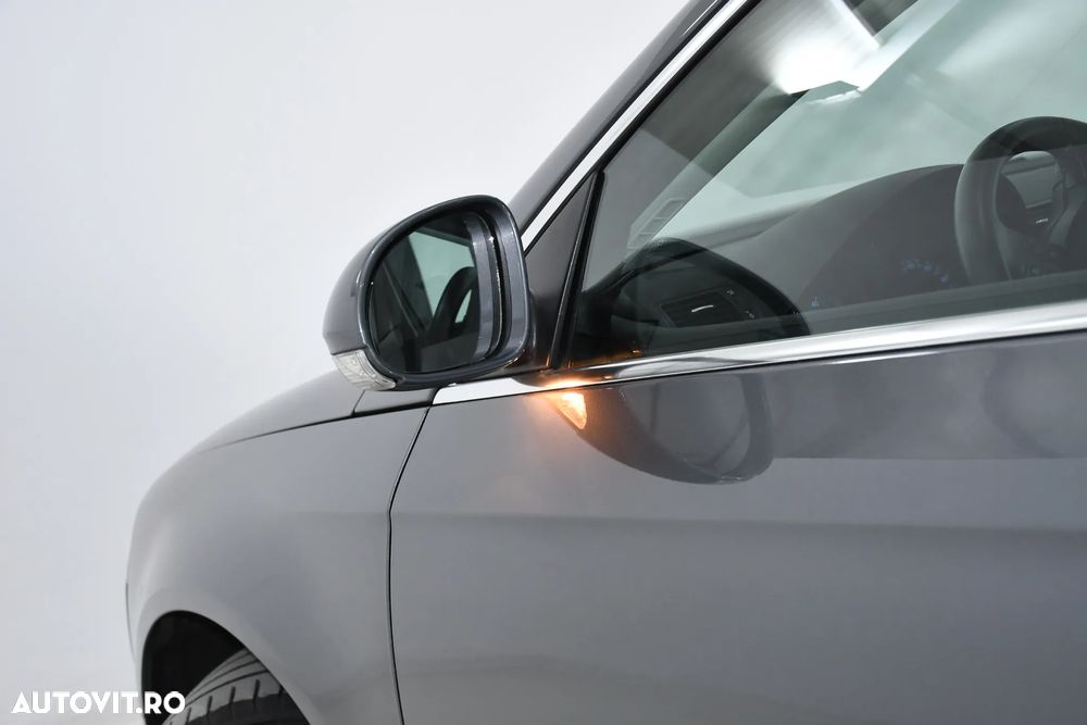 Volkswagen Passat 2.0 TDI DPF DSG Comfortline - 19