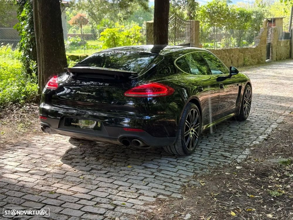 Porsche Panamera - 21
