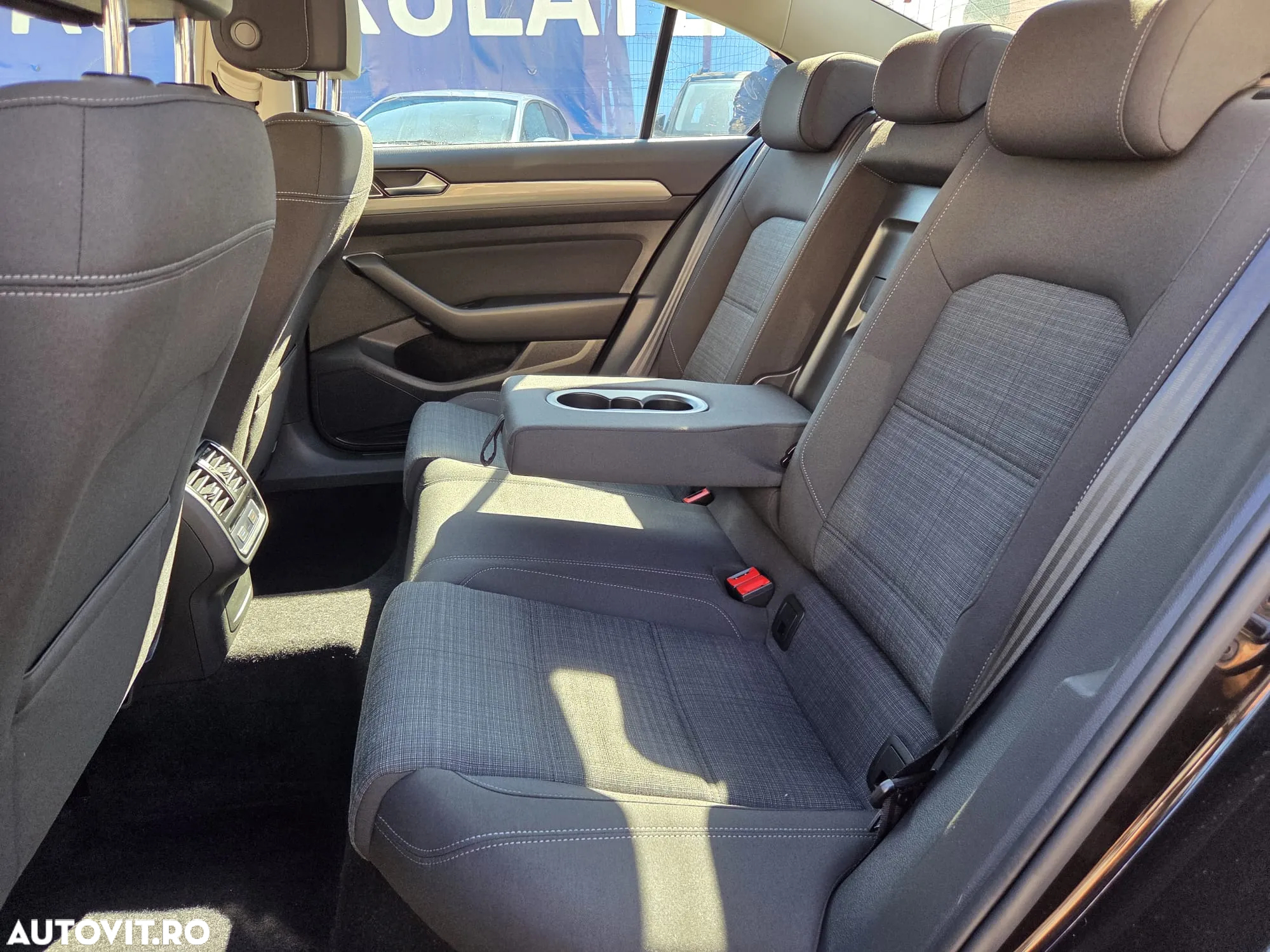 Volkswagen Passat 2.0 TDI DSG Comfortline - 22