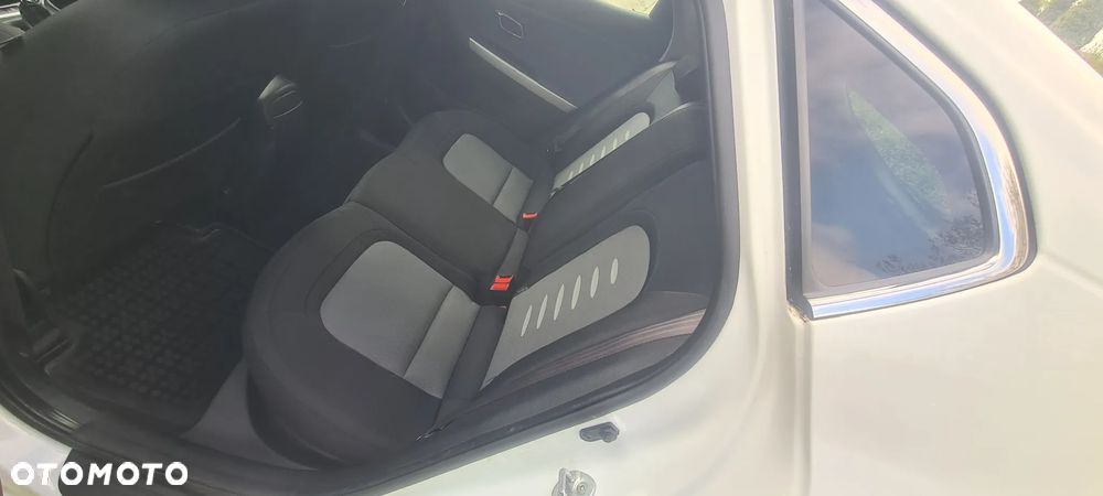 Kia Ceed 1.4 L - 11