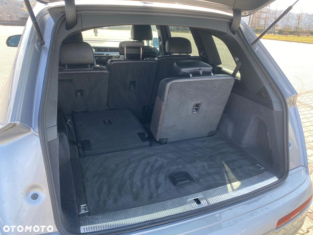 Audi Q7 - 10