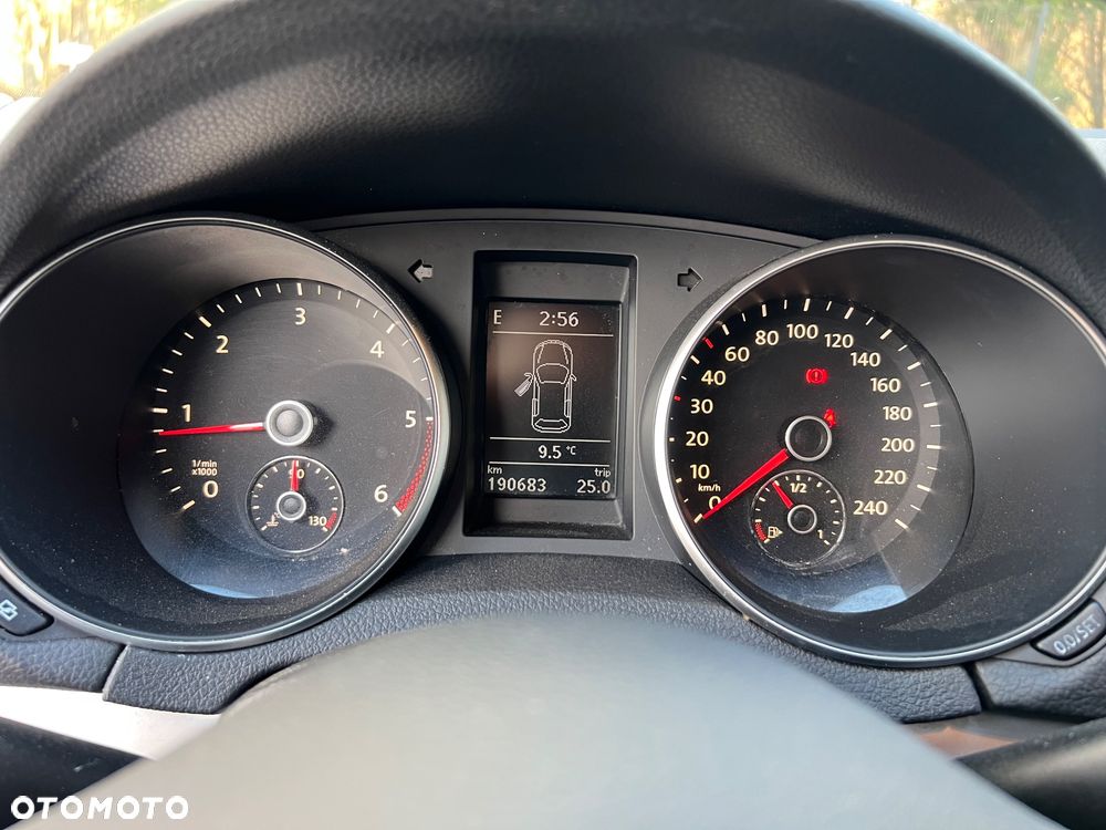 Volkswagen Golf 1.6 TDI DPF Highline - 12