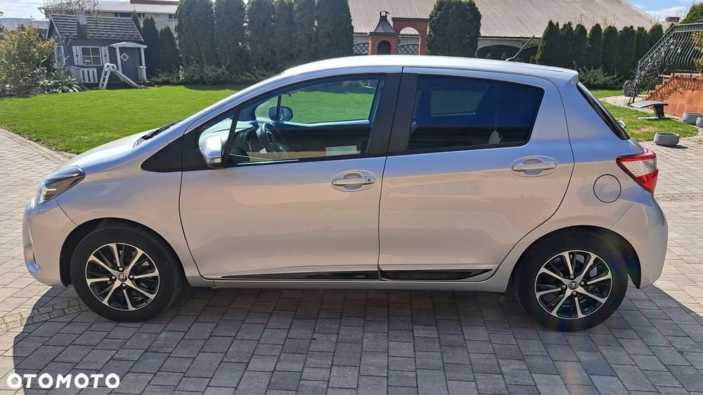 Toyota Yaris 1.5 Premium - 4