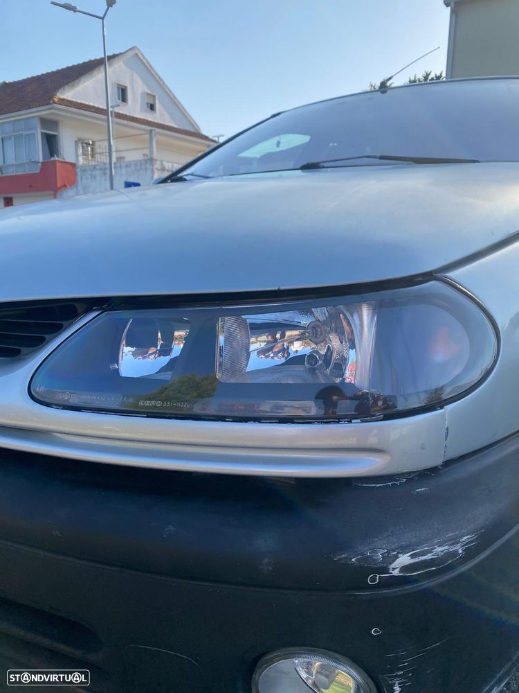 Renault Laguna Break 1.9 dTi RT - 12