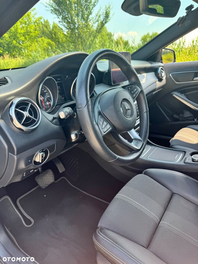 Mercedes-Benz GLA 220 4-Matic - 8