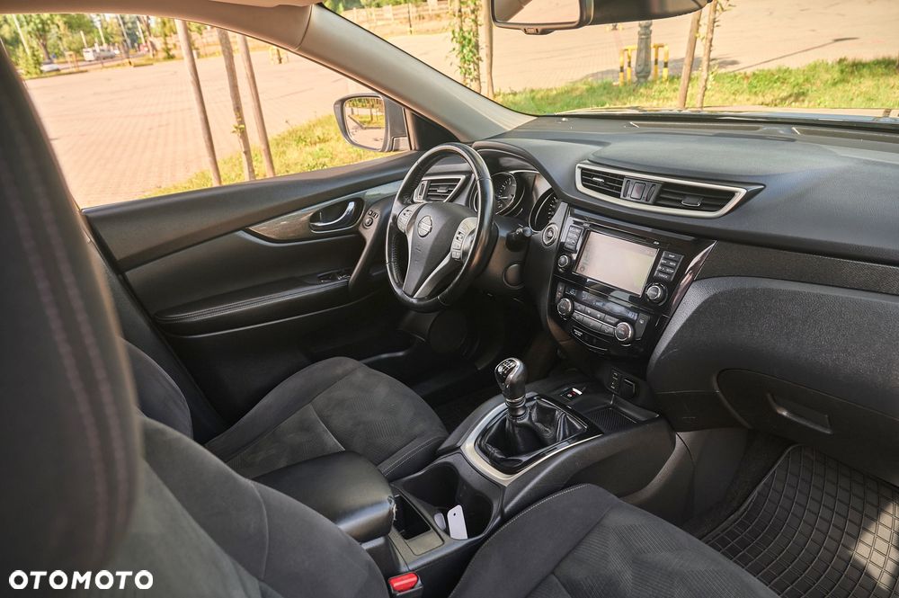 Nissan X-Trail 1.6 DIG-T Tekna - 2